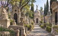 ¡Es tan inmenso! Este es el cementerio más grande de todo México, hay famosos enterrados en él