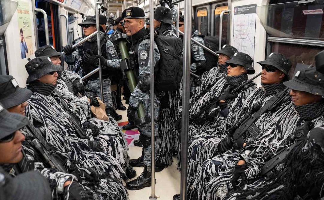 Estaciones del Metro CDMX y Metrobús que permanecen cerradas por el desfile. Foto: (Cuartoscuro)