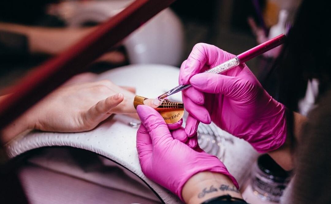 Pensó que por poner uñas no le tocaría 'cobro de piso', hasta que llegaron a extorsionar