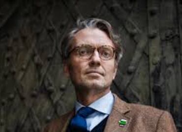 Hallan fotos del nuevo asesor de seguridad de Suecia en app de citas gay ¿qué pasó después?