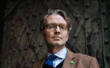 Hallan fotos del nuevo asesor de seguridad de Suecia en app de citas gay ¿qué pasó después?