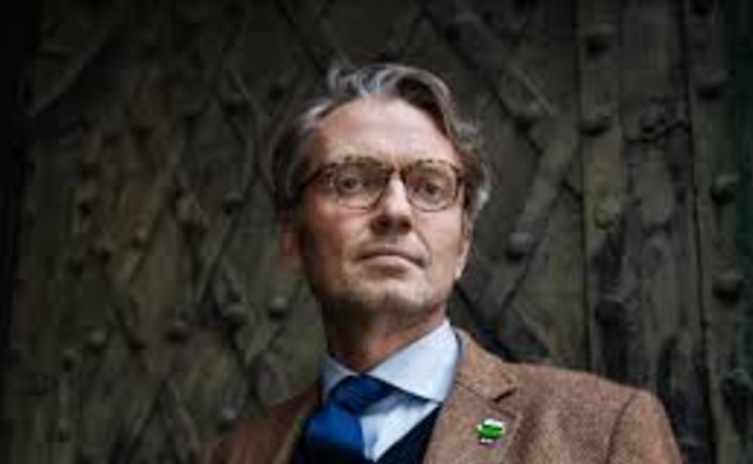 Foto: Instagram (Hallan fotos del nuevo asesor de seguridad de Suecia en app de citas gay ¿qué pasó después?)