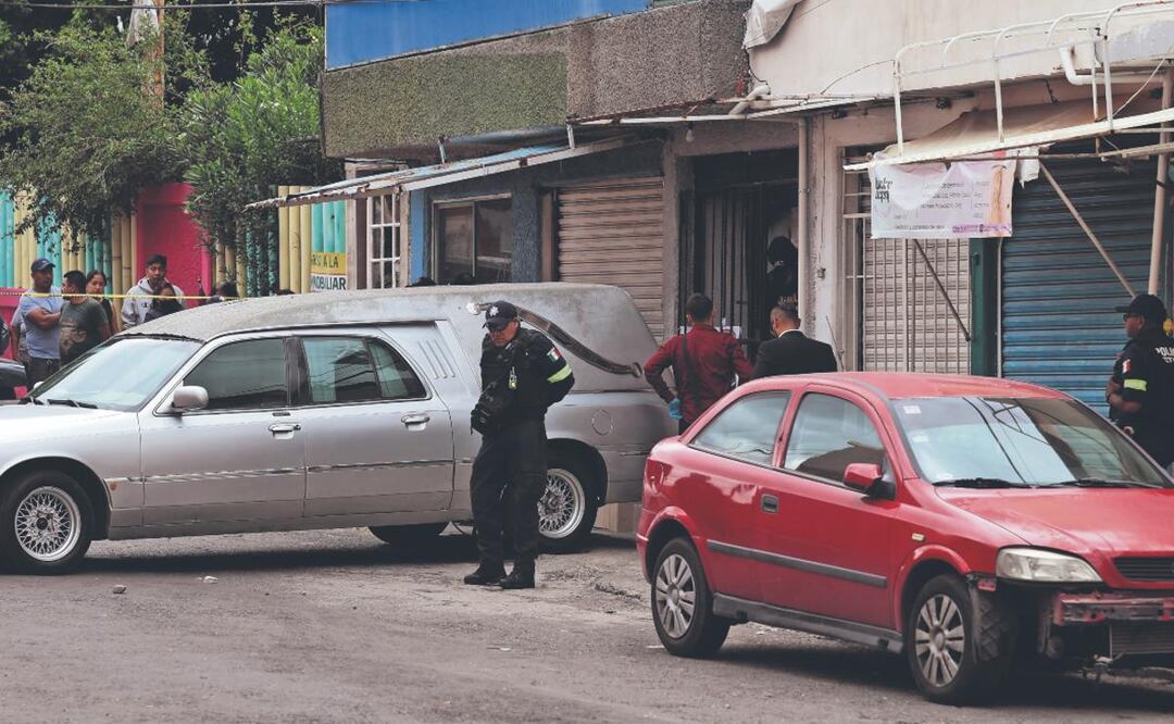 Sujetos armados entran a una estética y “pelan” a balazos a la dueña, en Ecatepec