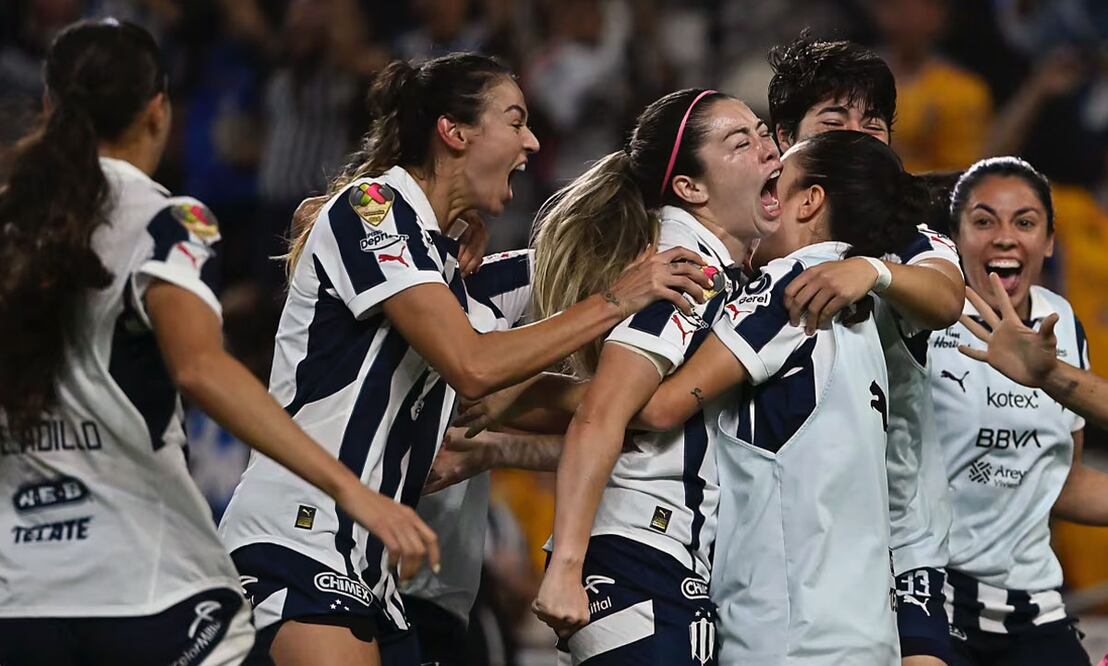 Rayadas lucen en penales y se coronan campeonas