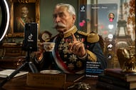 Porfirio Díaz llega a TikTok: Tataranietos revelan cartas y curiosos regalos que dejan en su tumba
