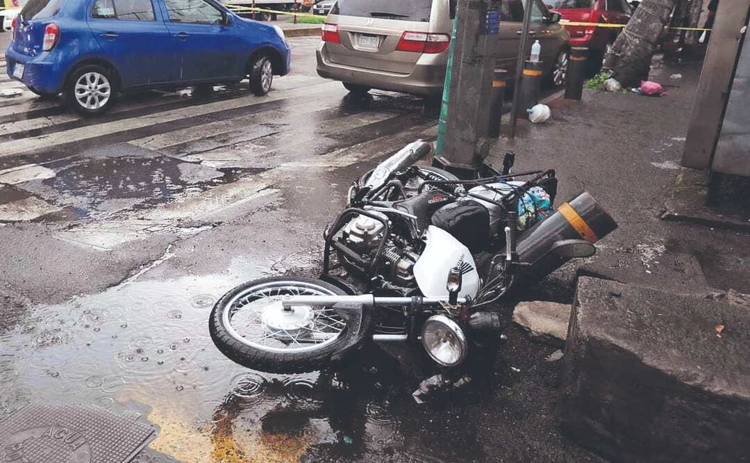 Repartidor muerto en Iztacalco. Foto: (Francisco Rodríguez. El Gráfico)