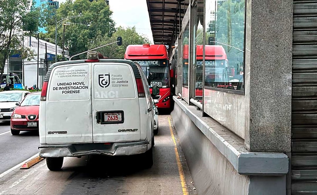 Abuelito deja la vida arriba del Metrobús esta mañana y se suspende el servicio