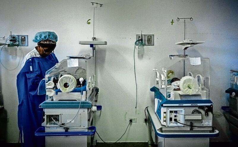 Hospitales cubanos en emergencia tras apagones en la isla 