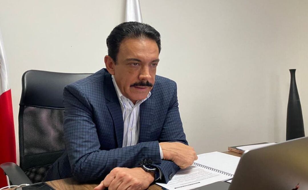 Omar Fayad aparece después de los rumores de divorcio entre él y Victoria Ruffo, esto dijo