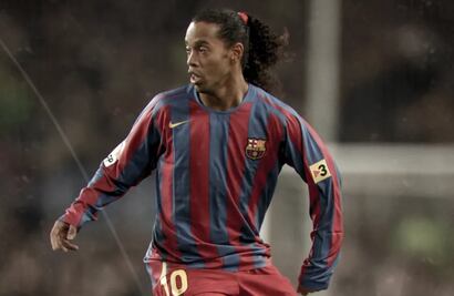 Ronaldinho sorprende al regresar al futbol profesional con 46 años