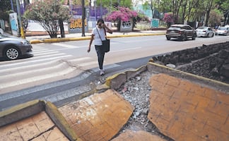 "Parece montaña rusa": Vecinos y choferes exigen reparación integral de Congreso de la Unión