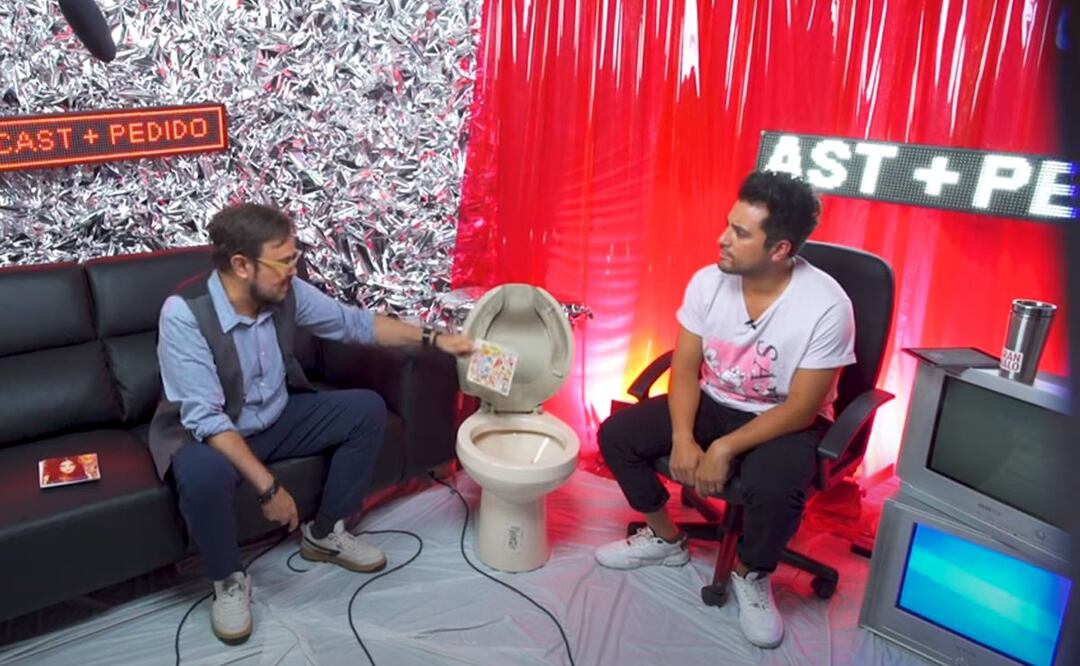 Aleks Syntek tiró el disco de Karol G al escusado porque “no le entra”