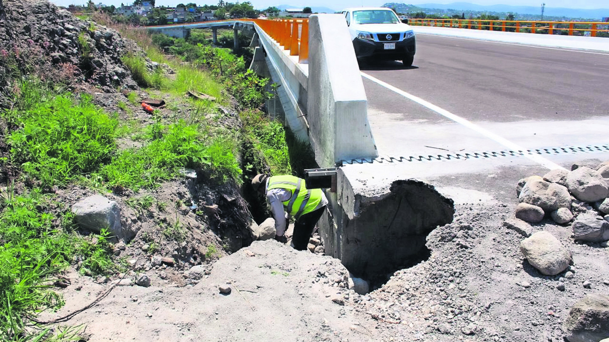 Puente de Apatlaco Socavón Morelos Obra sin terminar