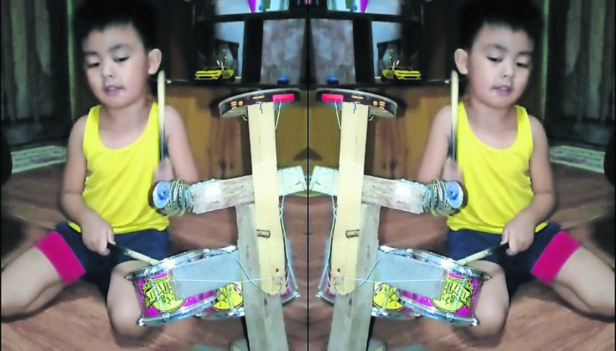 niño conmueve internet internautas tocar batería reciclada manila filipinas video