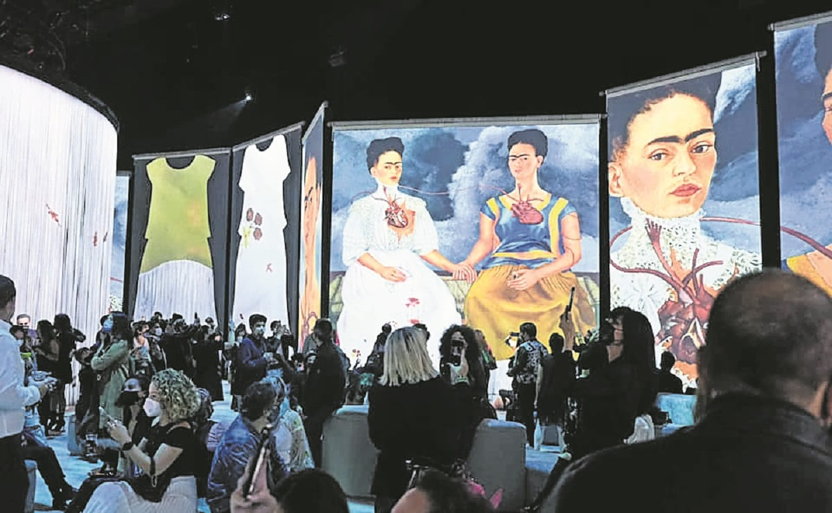 Así puedes ver la experiencia inmersiva sobre la obra de Frida Kahlo, en Frontón México