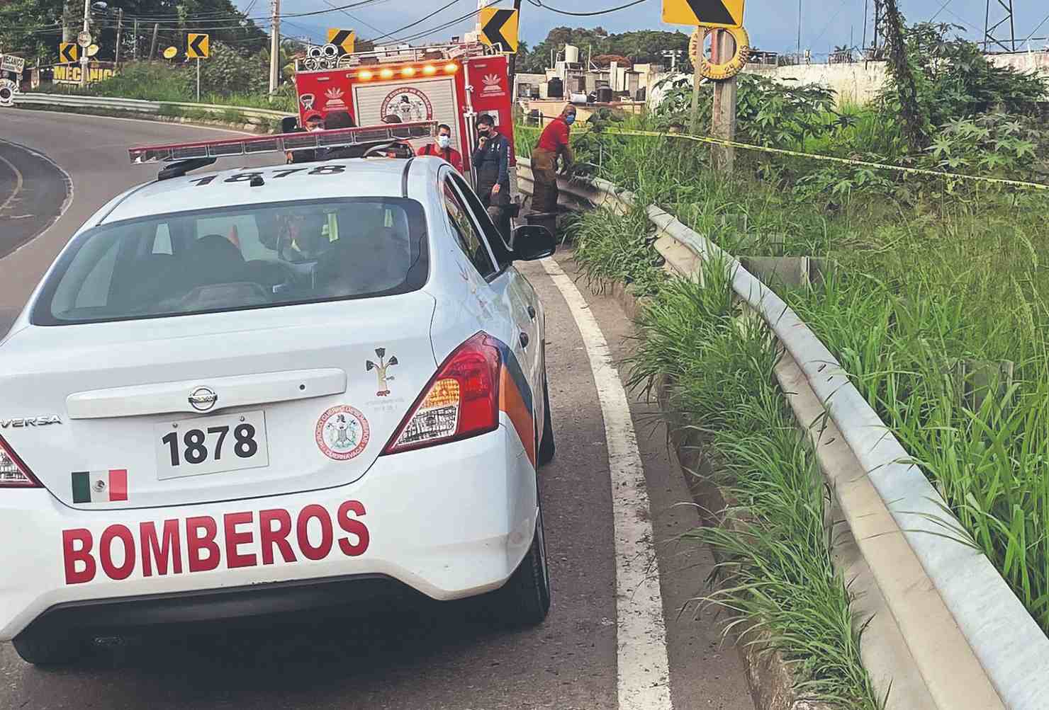 Por olor fétido, hallan cadáver en descomposición en la autopista Acapulco-Cuernavaca
