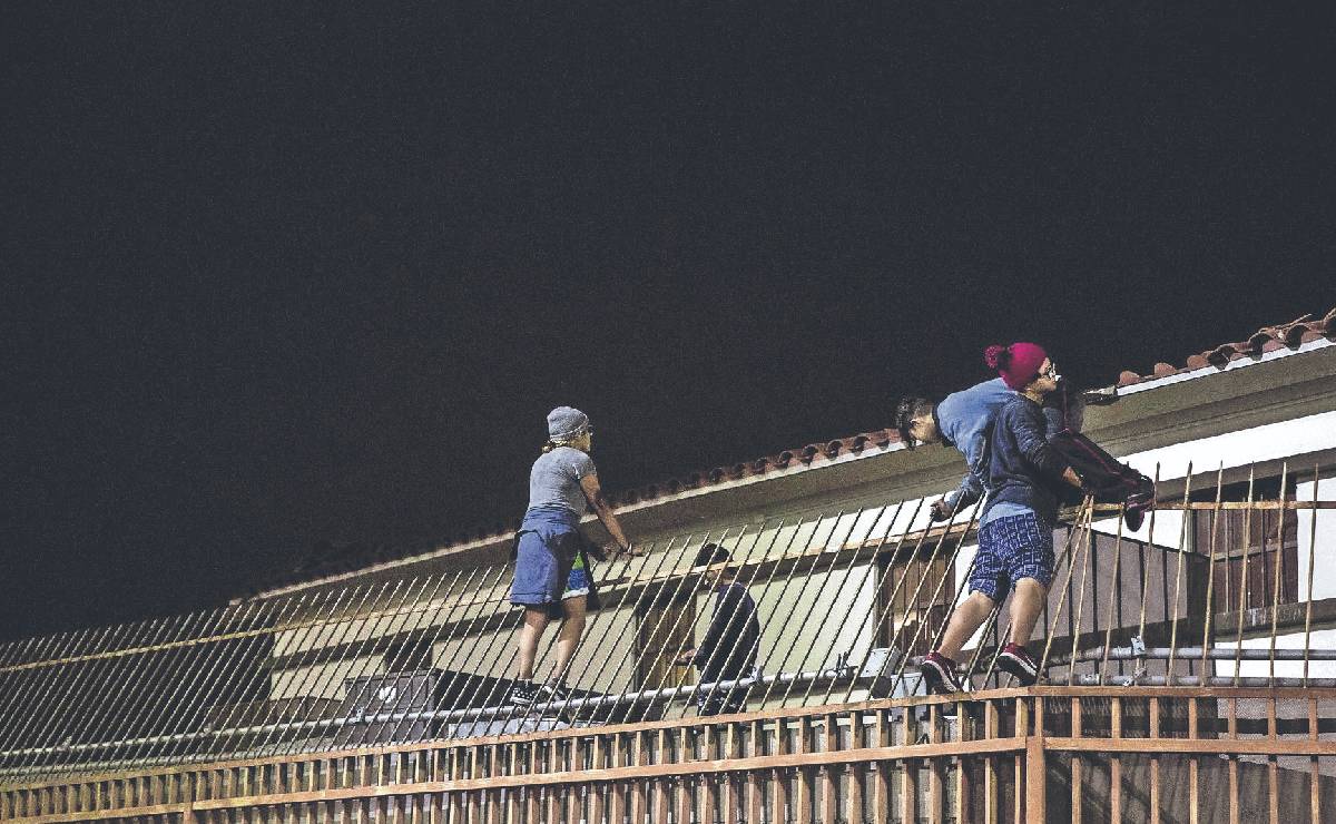 Menores se amotinan en albergue del DIF en Tijuana, exigen mejores condiciones