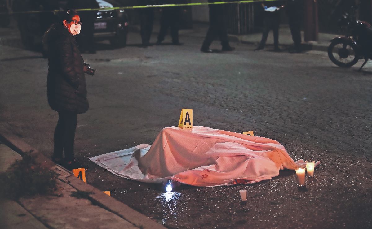 Asesinan a franelero cuando terminaba su jornada laboral, en calles de Ecatepec