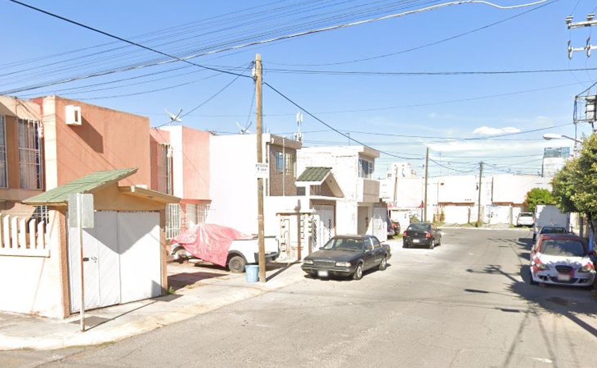Asesinan de 7 balazos a chavo tatuado en Tecámac, vecinos no lo identificaron