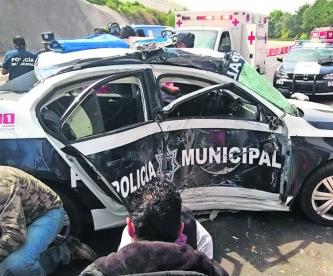  Ixtapan de la Sal-Tenango Del Valle, tres policías heridos, patrulla choca, pierden el control