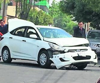 Choque Automóvil semáforo Toluca