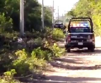 Encuentran cadáver baleado y maniatado cerca de un fraccionamiento, en Cancún