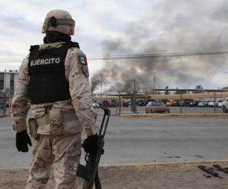 Aumenta el número de muertos y de reos fugados tras violento motín, en penal de Ciudad Juárez