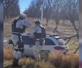 Elementos de la GN asesinan a dos por no detener su vehículo en Chihuahua, video es viral