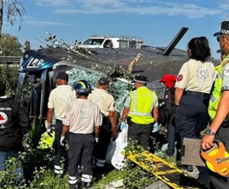 Fatal accidente en la México-Querétaro deja varios muertos, entre ellos un menor de edad
