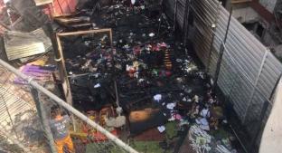 Incendio destruye parte del campamento del Multifamiliar Tlalpan, de damnificados del 19-S. Noticias en tiempo real