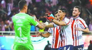Chivas le gana a Toluca y dedica triunfo a Raúl Gudiño, quien perdió a su bebé . Noticias en tiempo real