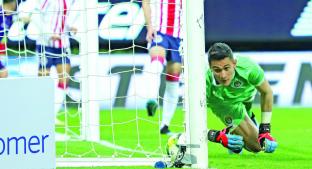 Arturo Brizio le echa la culpa al VAR tras anular gol en partido de Chivas contra Toluca. Noticias en tiempo real