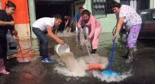 Fuga extrema de agua inunda casas y negocios en la Gustavo A. Madero. Noticias en tiempo real