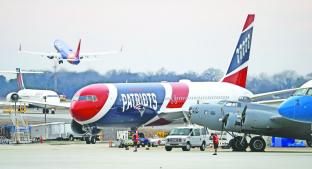 Los Patriotas aterrizaron en Atlanta, donde el domingo jugarán el Super Bowl LIII. Noticias en tiempo real