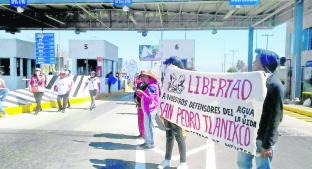 A modo de protesta, liberan caseta de Tenango-Ixtapan. Noticias en tiempo real