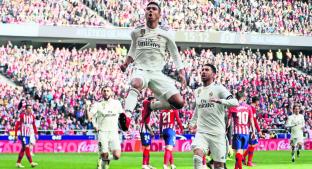 Real Madrid derrota al Atlético de Madrid, en la Liga Española . Noticias en tiempo real