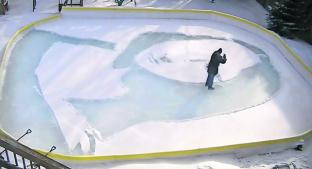 VIDEO: Hombre recrea la ‘Mona Lisa’ en su patio con nieve. Noticias en tiempo real