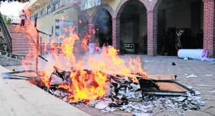 Habitantes de Morelos boicotean consulta ciudadana, destruyen y queman casillas en Temoac. Noticias en tiempo real