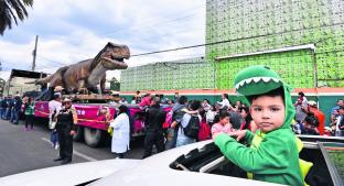 ¡Invasión jurásica! Dinosaurios toman calles del Centro Histórico, en Toluca. Noticias en tiempo real