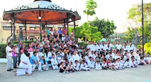 Grupo de taekwondo sorprende a comunidad con espectacular fiesta deportiva en Morelos. Noticias en tiempo real