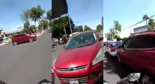 Conductora choca contra taxi por ir peleando con motociclista, en CDMX. Noticias en tiempo real