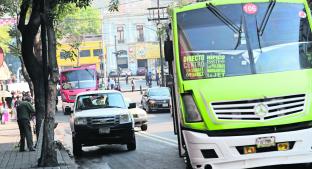 Caen los primeros camioneros por no respetar el carril confinado, en Toluca. Noticias en tiempo real
