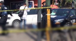 Verdugo se cerciora de que su víctima estaba bien muerta y escapa, en CDMX. Noticias en tiempo real