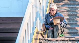 Beneficiarios de ‘65 y Más’ acusan falta de pagos y favoritismo por Morena. Noticias en tiempo real