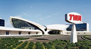 Aeropuerto transforma terminal en lujoso hotel de la época dorada de aviación. Noticias en tiempo real