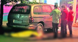 Sujetos bajan de auto y matan a un hombre a tubazos, en CDMX. Noticias en tiempo real