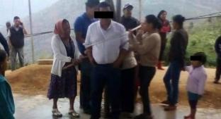 Amarran a presidente municipal por no pavimentar calles, en Chiapas. Noticias en tiempo real