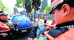 Sigue limpia de vehículos no verificados, en Toluca. Noticias en tiempo real