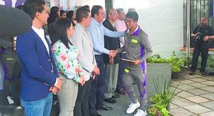 Cuauhtémoc Blanco entregó reconocimientos y estímulos económicos a deportistas de Morelos. Noticias en tiempo real
