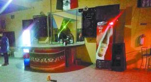 Extorsionadores rafaguean bar en Morelos. Noticias en tiempo real